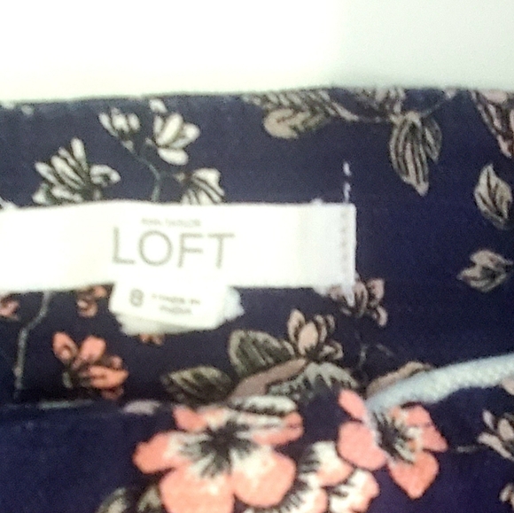Loft Shorts like new condition - Picture 4 of 6